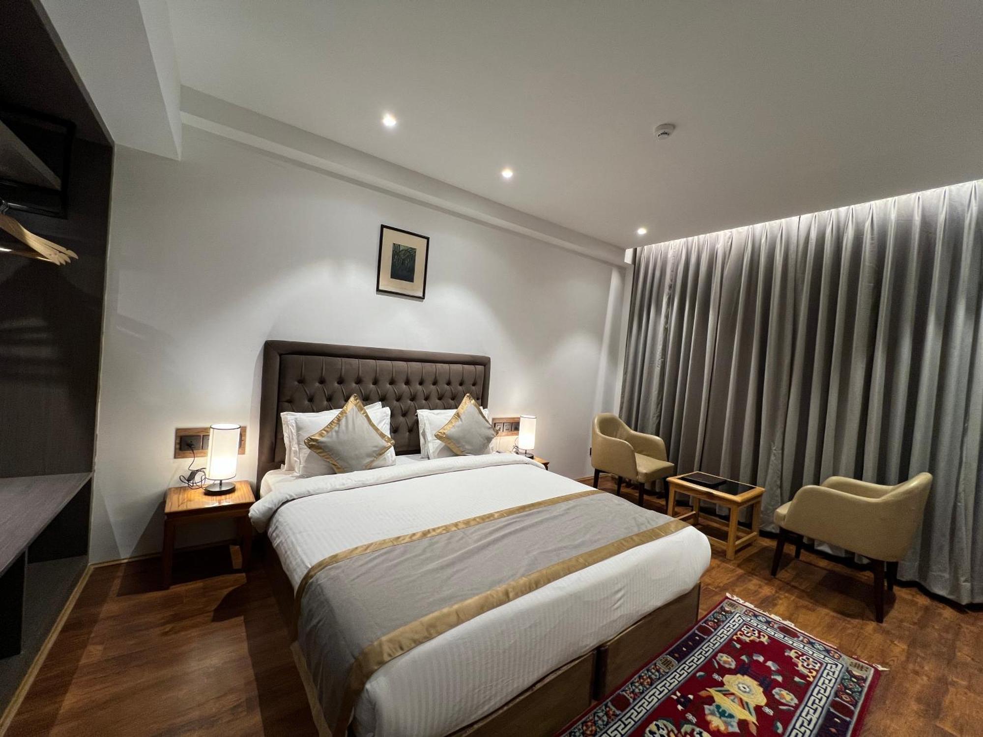 The Pangong Hotel Лех Екстериор снимка