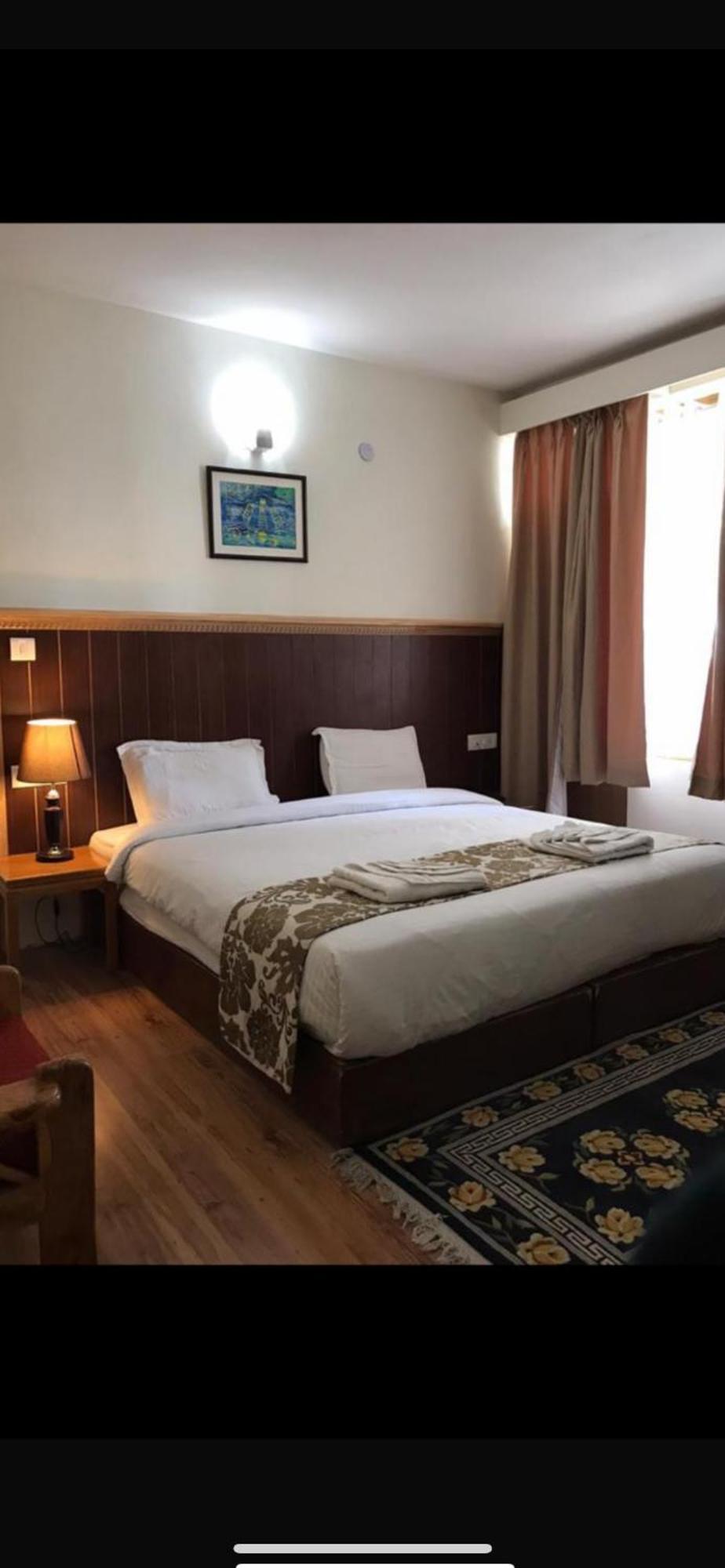 The Pangong Hotel Лех Екстериор снимка