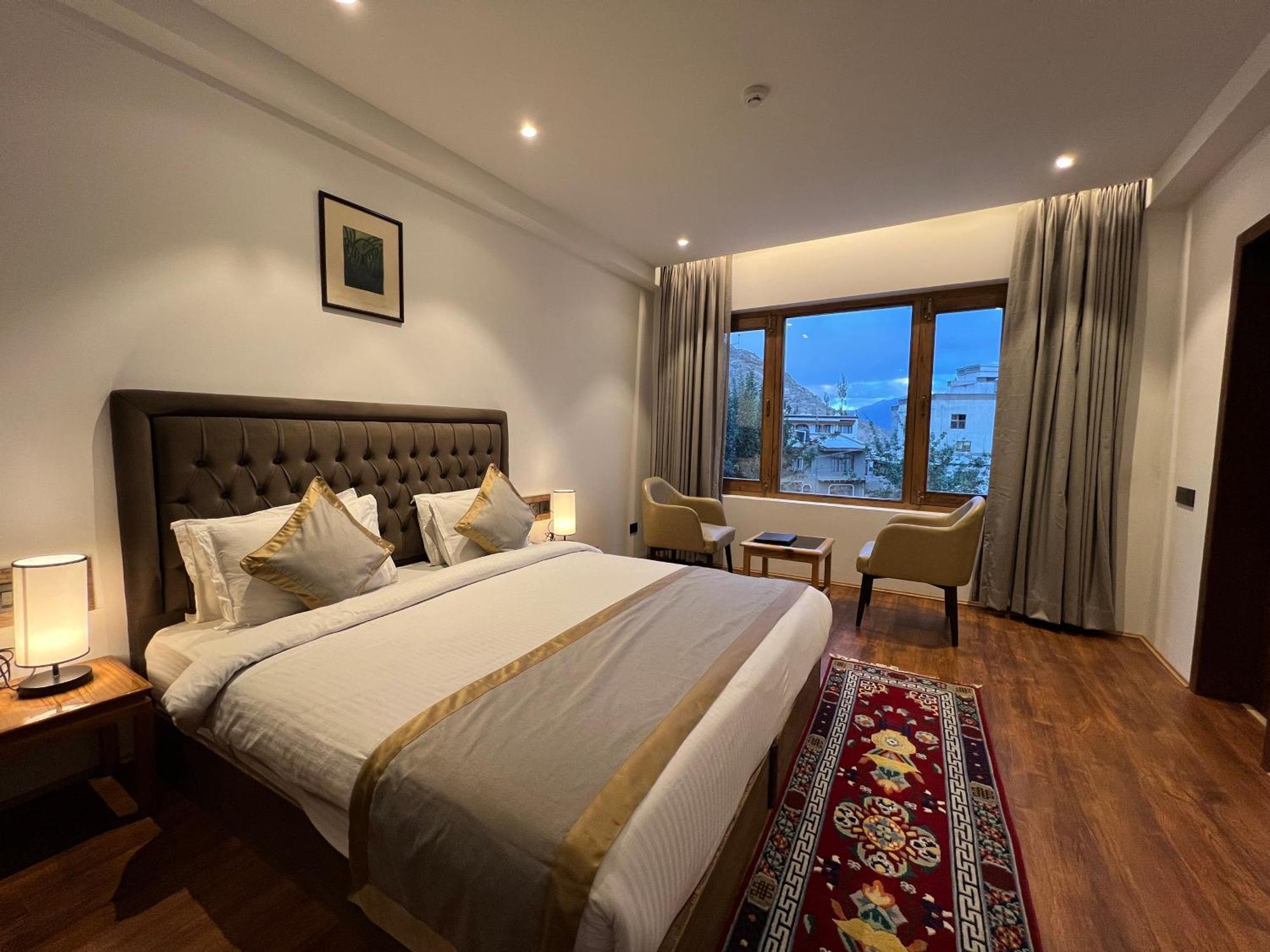 The Pangong Hotel Лех Екстериор снимка