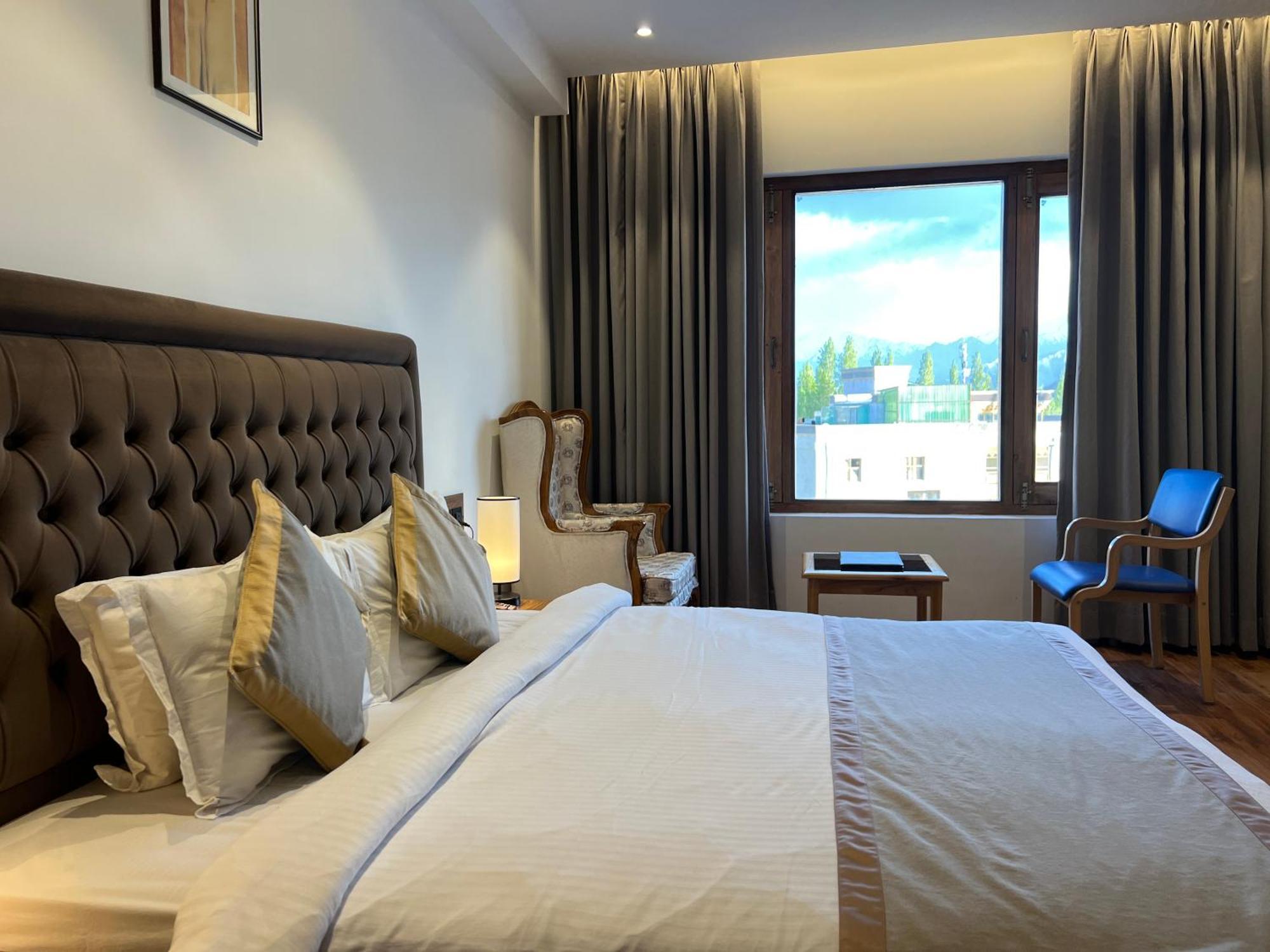 The Pangong Hotel Лех Екстериор снимка